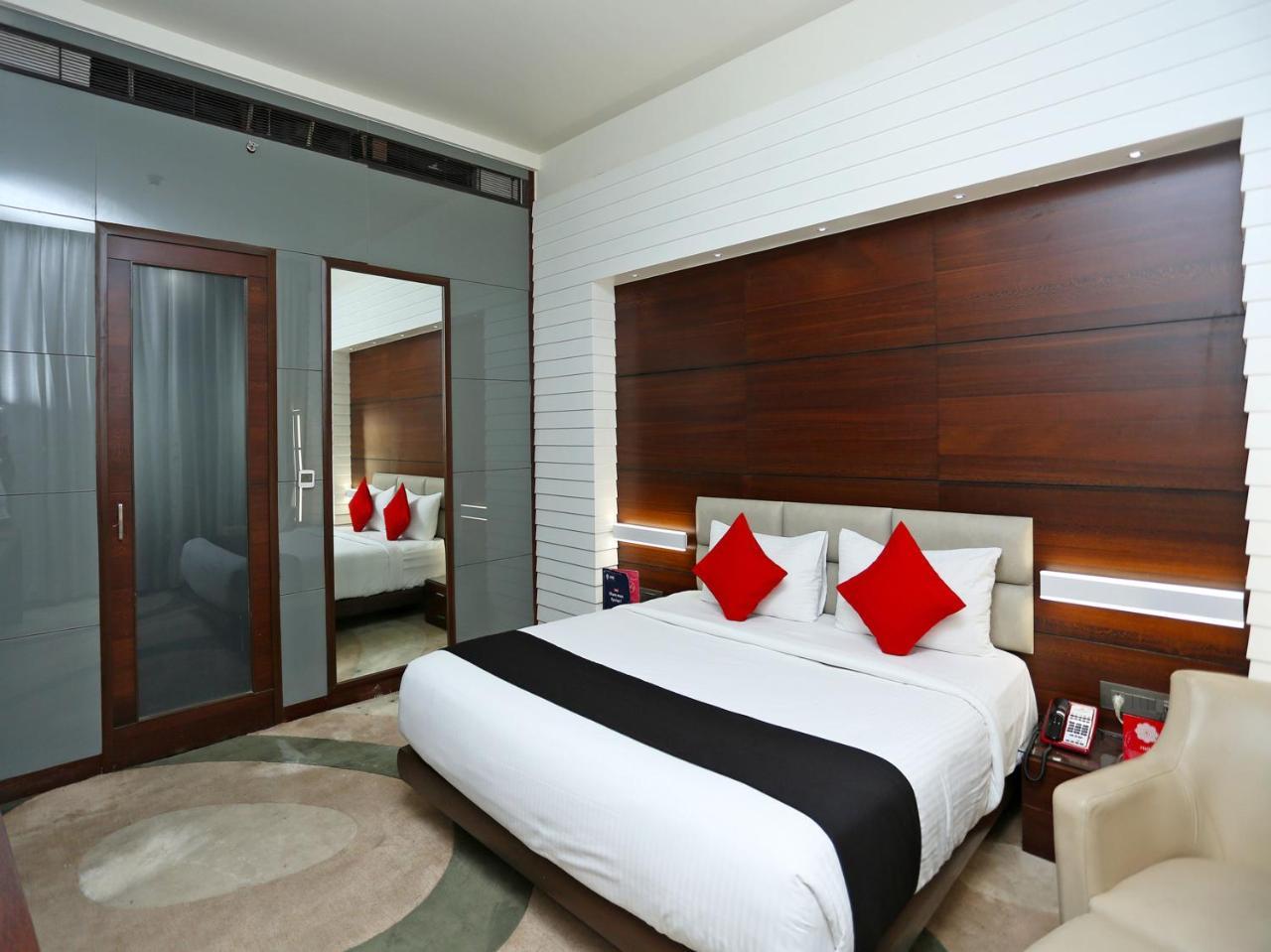 โกลเดน บลอสซัม อิมพีเรียล รีสอร์ต Hotel ลัคเนา ภายนอก รูปภาพ