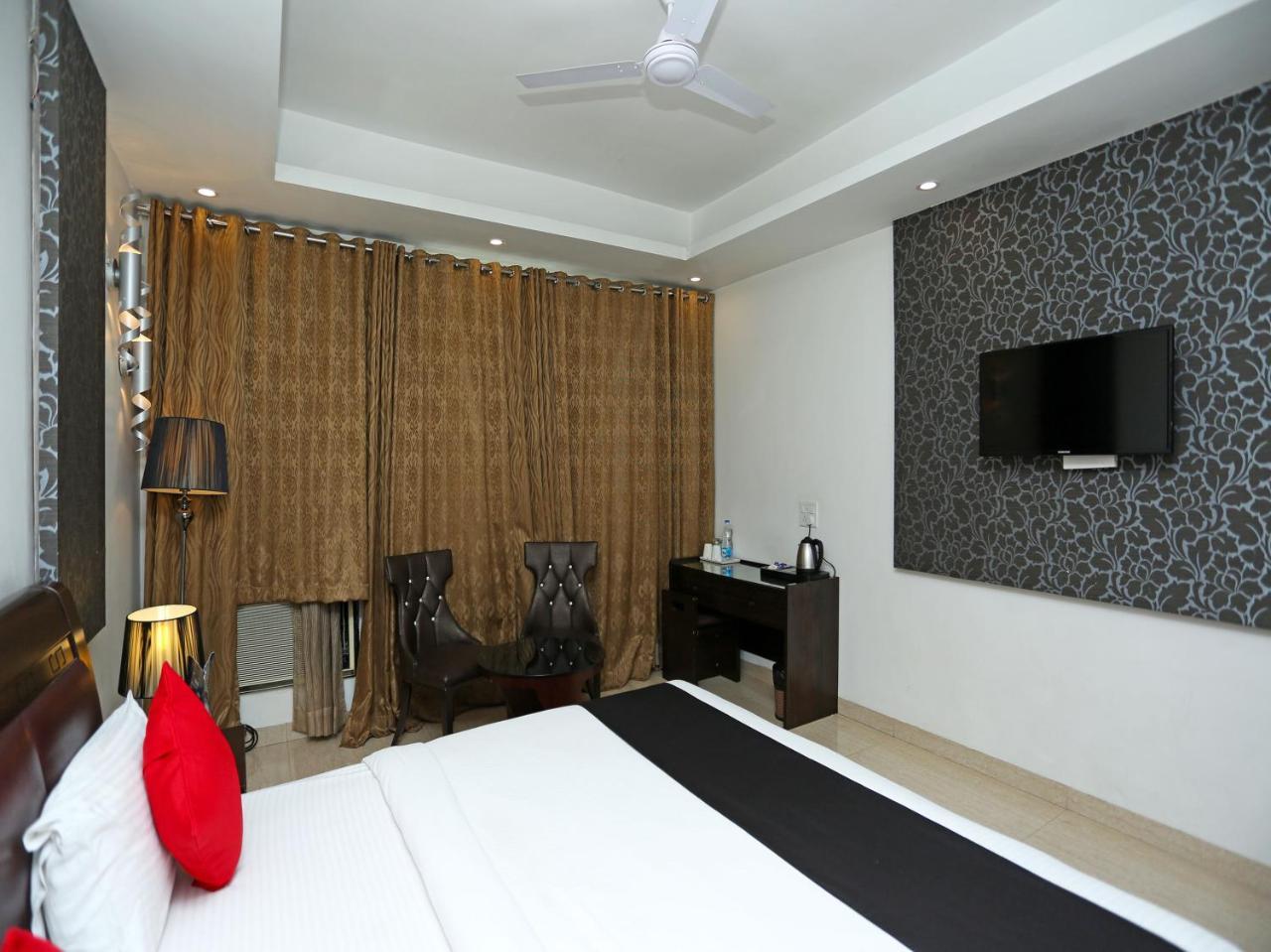 โกลเดน บลอสซัม อิมพีเรียล รีสอร์ต Hotel ลัคเนา ภายนอก รูปภาพ