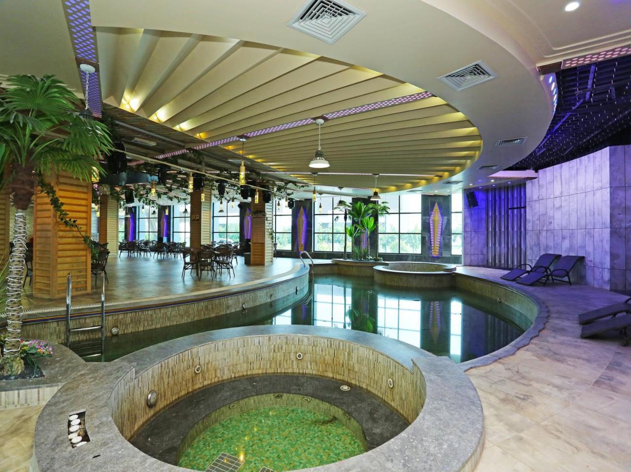 โกลเดน บลอสซัม อิมพีเรียล รีสอร์ต Hotel ลัคเนา ภายนอก รูปภาพ