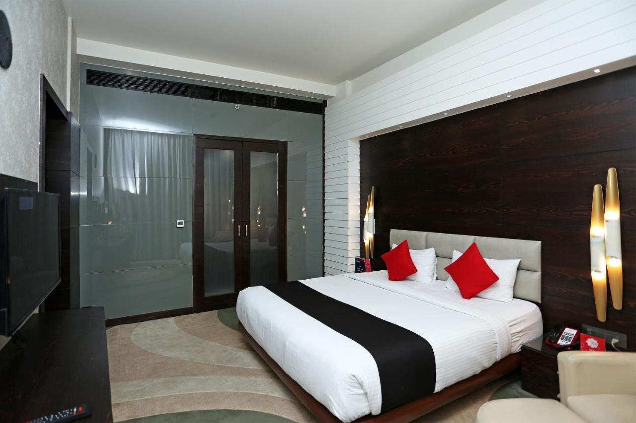 โกลเดน บลอสซัม อิมพีเรียล รีสอร์ต Hotel ลัคเนา ภายนอก รูปภาพ