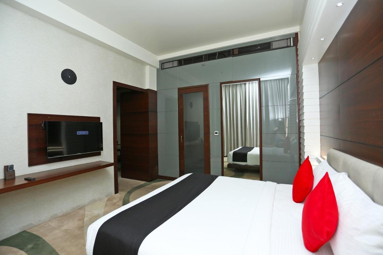 โกลเดน บลอสซัม อิมพีเรียล รีสอร์ต Hotel ลัคเนา ภายนอก รูปภาพ