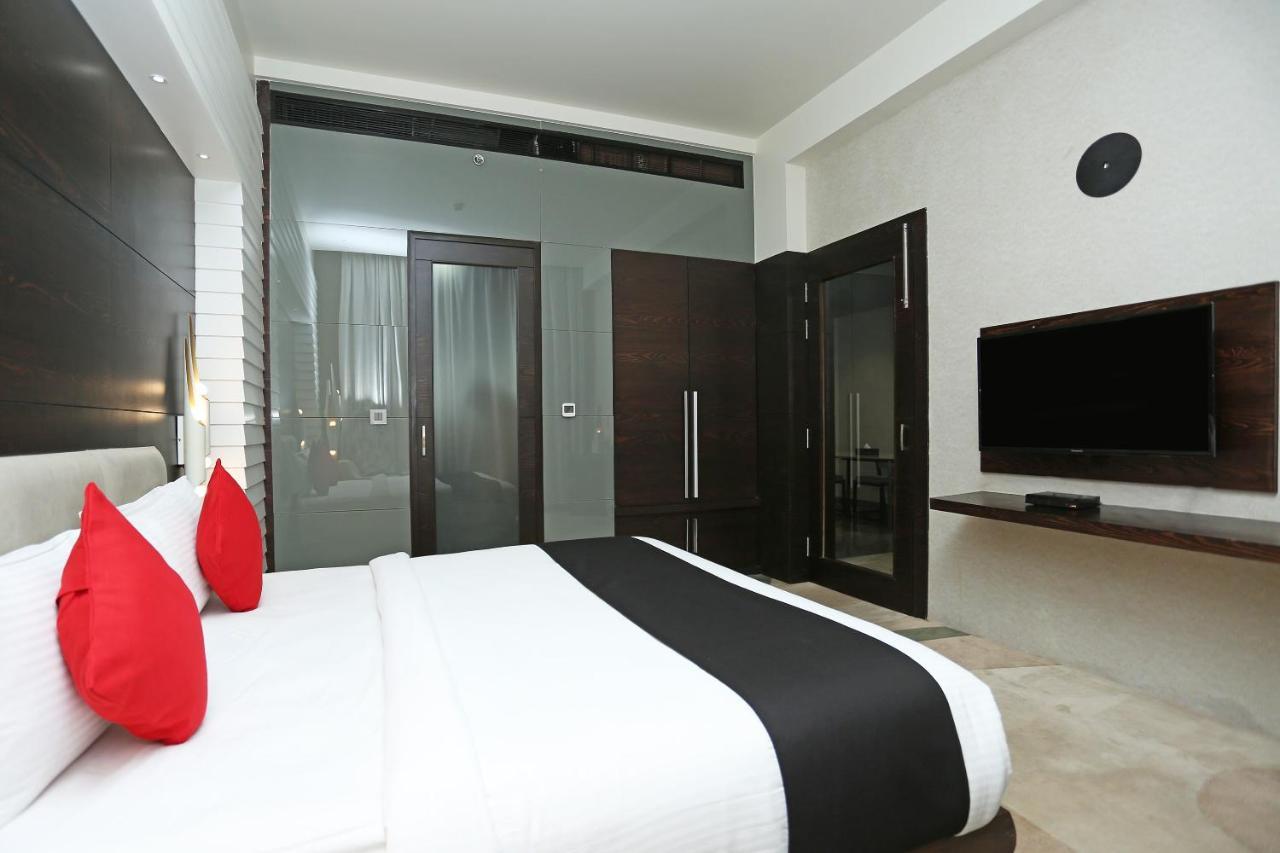 โกลเดน บลอสซัม อิมพีเรียล รีสอร์ต Hotel ลัคเนา ภายนอก รูปภาพ